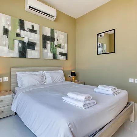 Апартаменты Msida Duplex Penthouse With Rooftop Terrace *