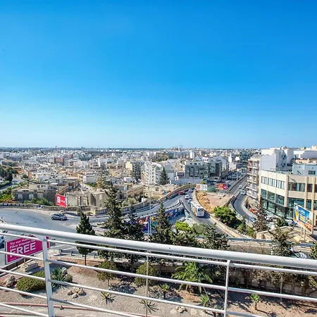 Апартаменты Msida Duplex Penthouse With Rooftop Terrace Msierah